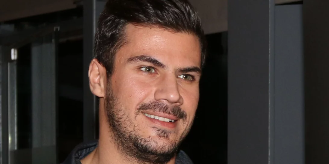 Άκης Πετρετζίκης | Μόλις επιβεβαίωσε πως θα γίνει μπαμπάς (pic)