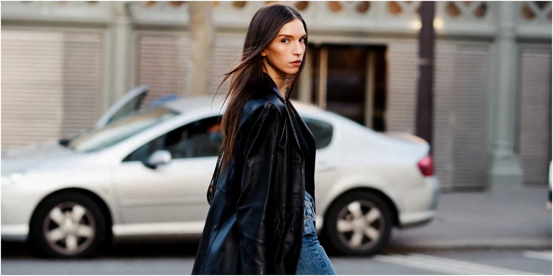 H πιο περίεργη τάση στα jeans που φοράνε τώρα τα κορίτσια της μόδας