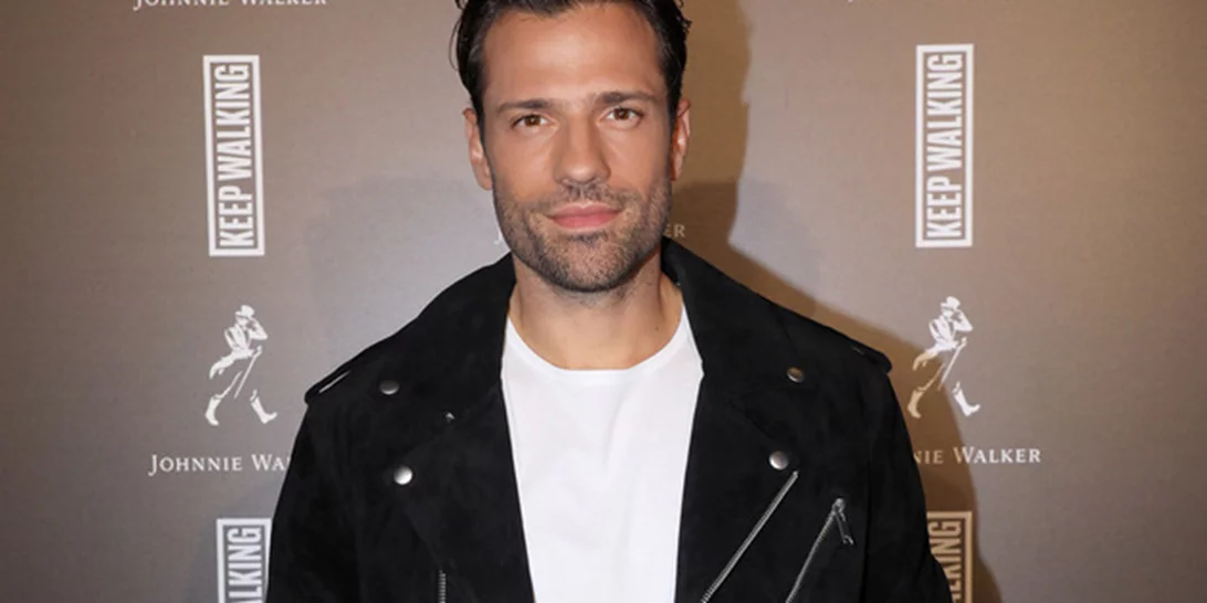 Ταξίδι για τον Κωνσταντίνο Αργυρό στην Αφρική | Η σπάνια φωτογραφία με την κομψή μητέρα του