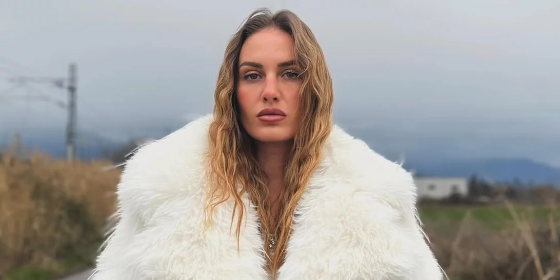 Κατερίνα Δαλάκα | Η απίστευτη ομοιότητα με την αδελφή της, Σοφία