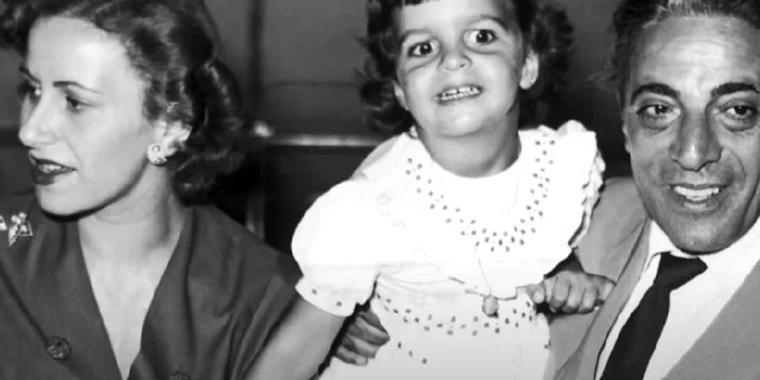 Η οικογένεια Ωνάση σε ένα ασπρόμαυρο καλοκαιρινό throwback στην θαλαμηγό "Χριστίνα"