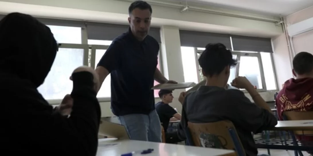 Πανελλήνιες 2025 | Με Ιστορία, Φυσική και Οικονομία πέφτει η αυλαία του βασικού κύκλου