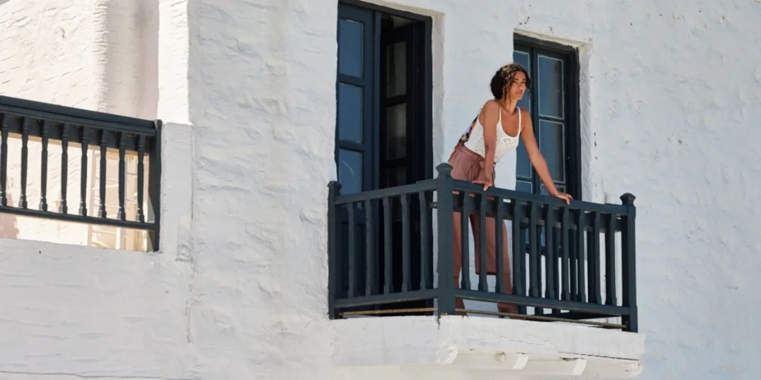 Θα τα ερωτευτείς! Τα 5 απαραίτητα outfits για τις διακοπές σου στο νησί