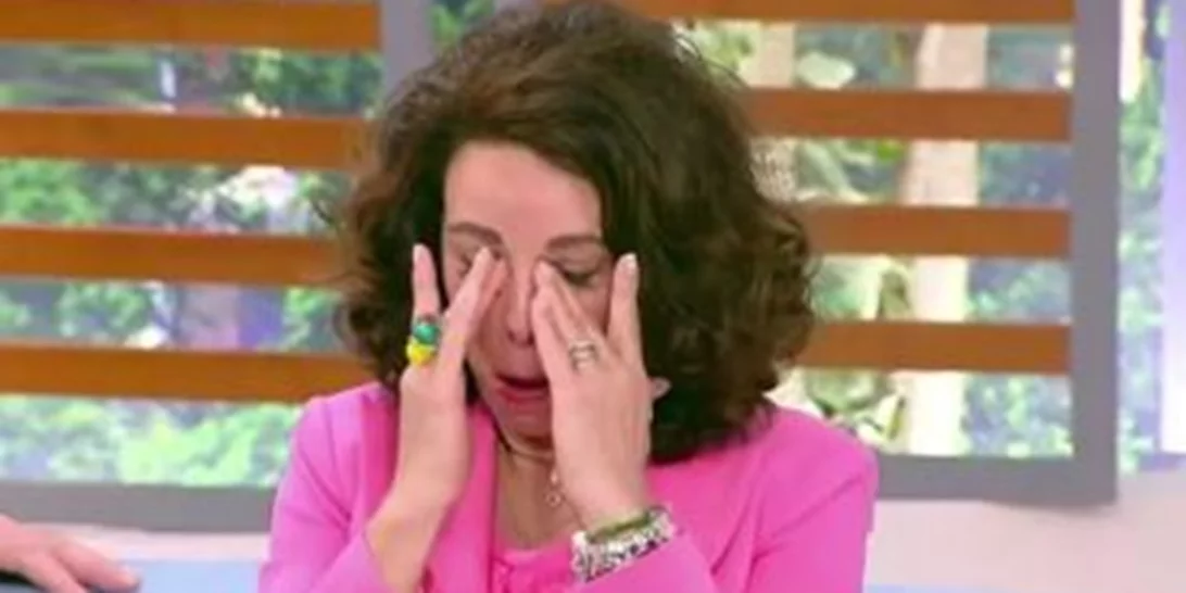 "Έσπασε" η Βούλα Πατουλίδου στον αέρα του "Όλα Γκουντ"