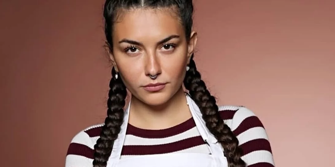 Μαρία Λαζαρίδου η αλτρουίστρια | Η όμορφη μαγείρισσα του "MasterChef" "παραδίδει" μαθήματα girl power κι εμείς τη χειροκροτούμε