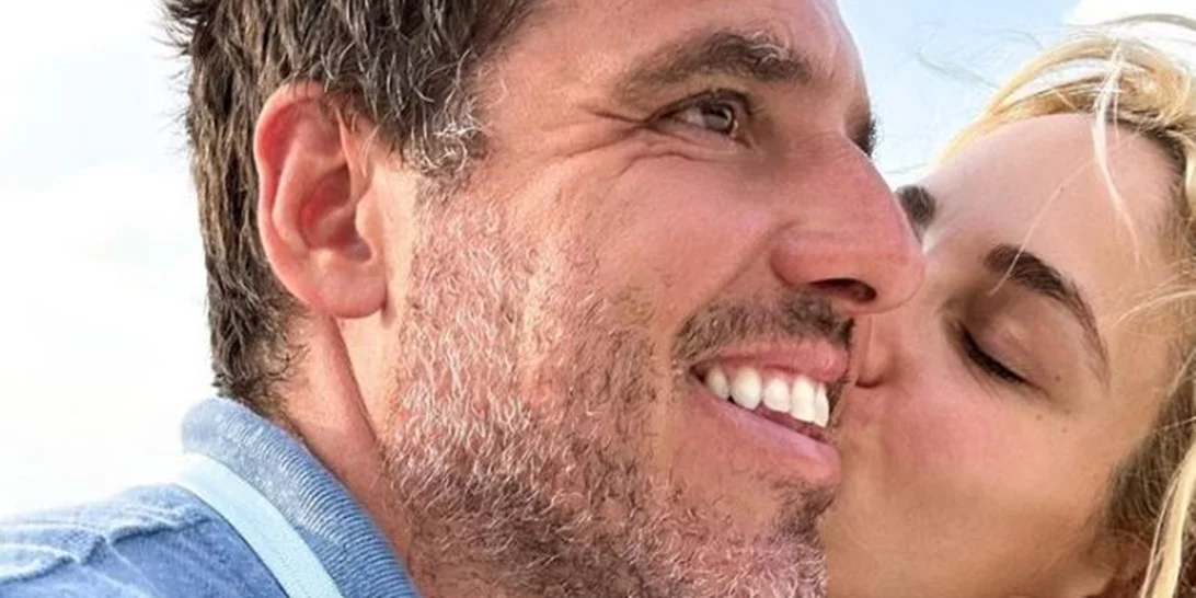 Η Δούκισσα Νομικού απολαμβάνει το πρωινό της στην τραπεζαρία του σπιτιού της | "Πόσο κίτρινο αντέχεις"