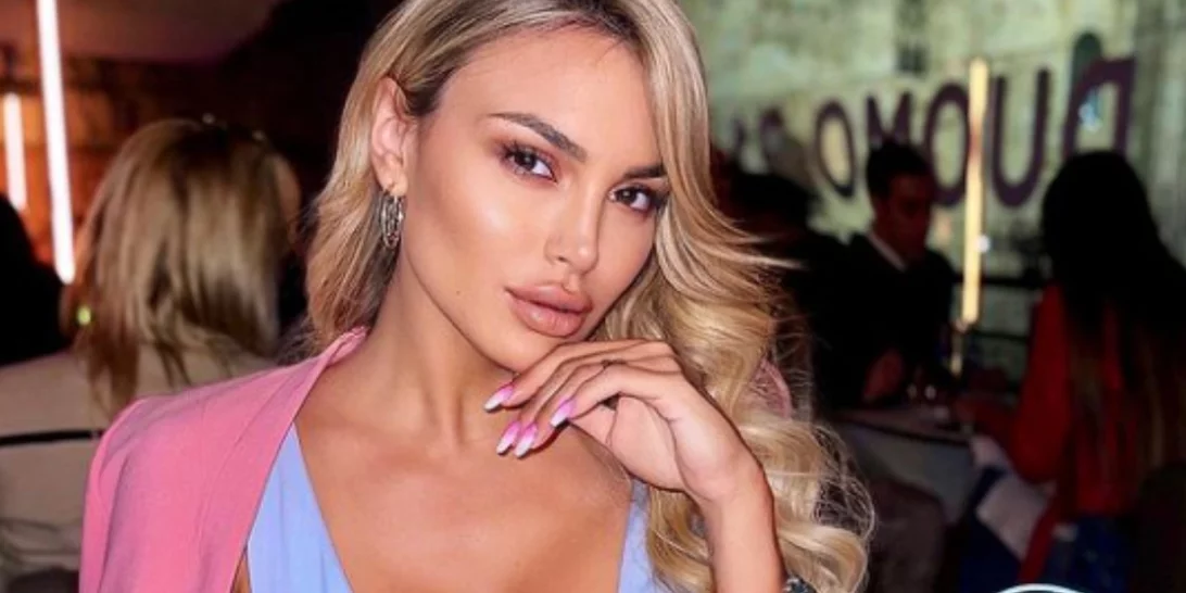 Αλεξάνδρα Παναγιώταρου | Φωτογραφίες από το πολυτελές σπίτι που μένει μόνη της στην Ακρόπολη