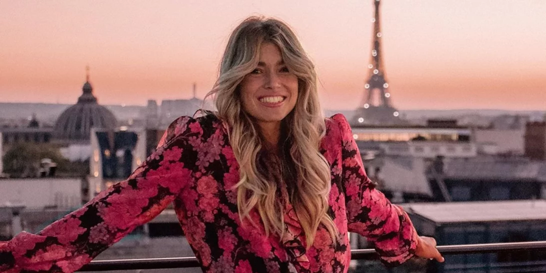 Η Βάσια Κωσταρά φόρεσε τη φούστα που βλέπουμε παντού στο Instagram και είναι must have για την άνοιξη