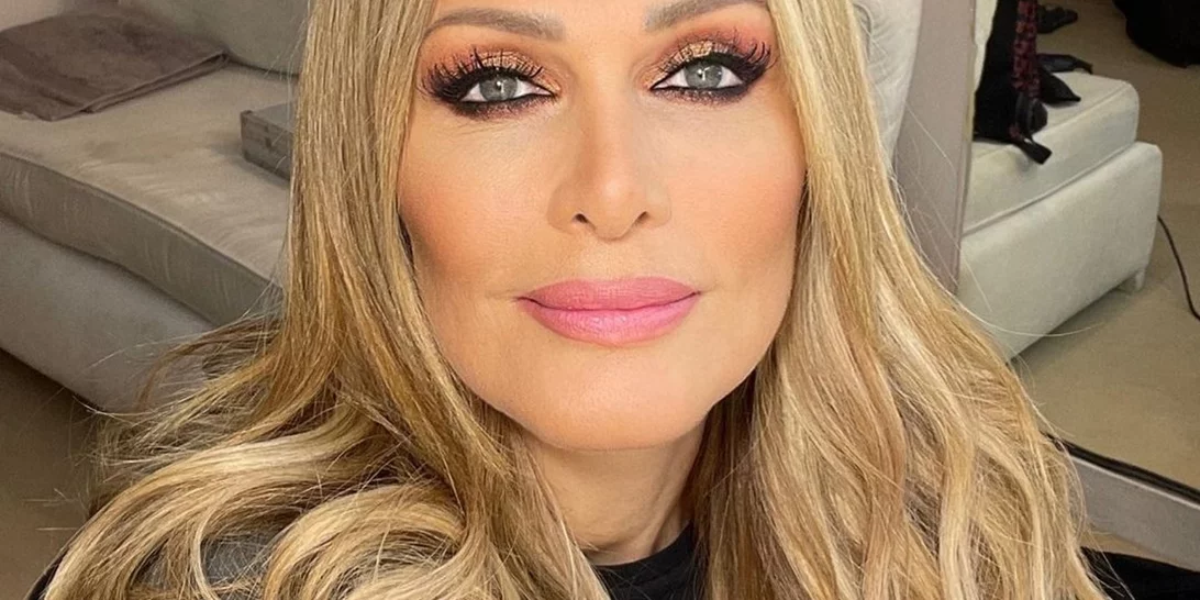 Νατάσα Θεοδωρίδου | Η ανανέωση στο χρώμα των μαλλιών της και το χτένισμα που την έκανε να λάμψει