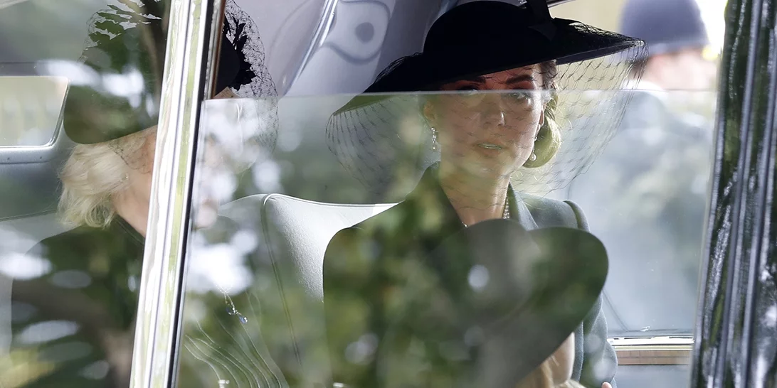 Οι πένθιμες – αλλά κομψές- εμφανίσεις στην κηδεία της Βασίλισσας Ελισάβετ