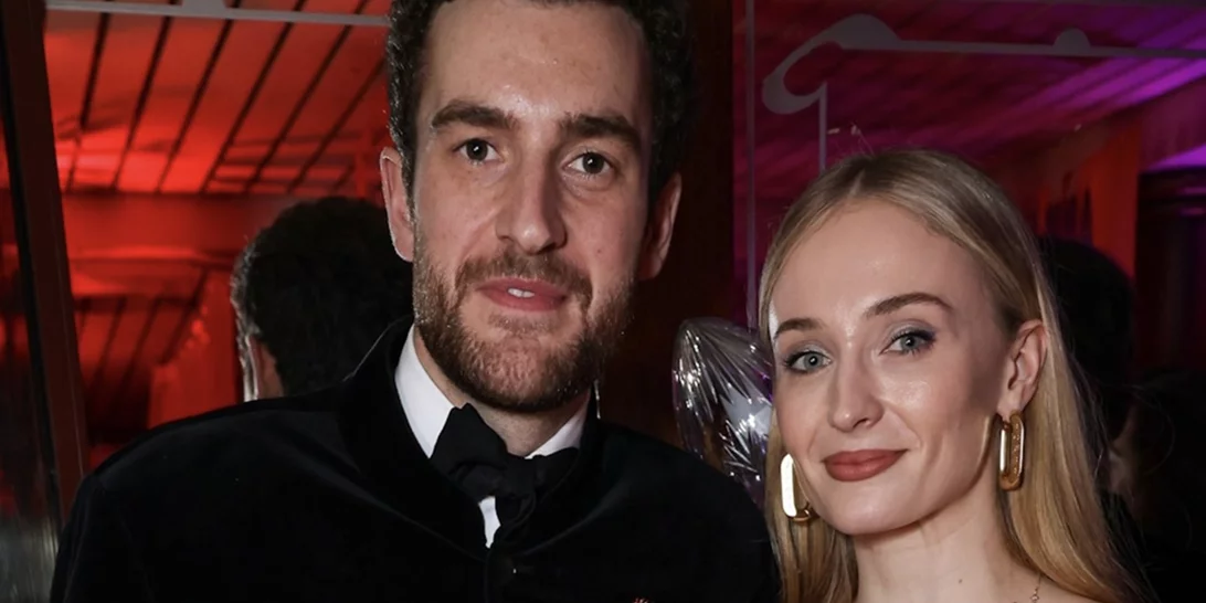 Το τεράστιο διαμαντένιο δαχτυλίδι της Sophie Turner πυροδοτεί φήμες για αρραβώνα με τον Peregrine Pearson
