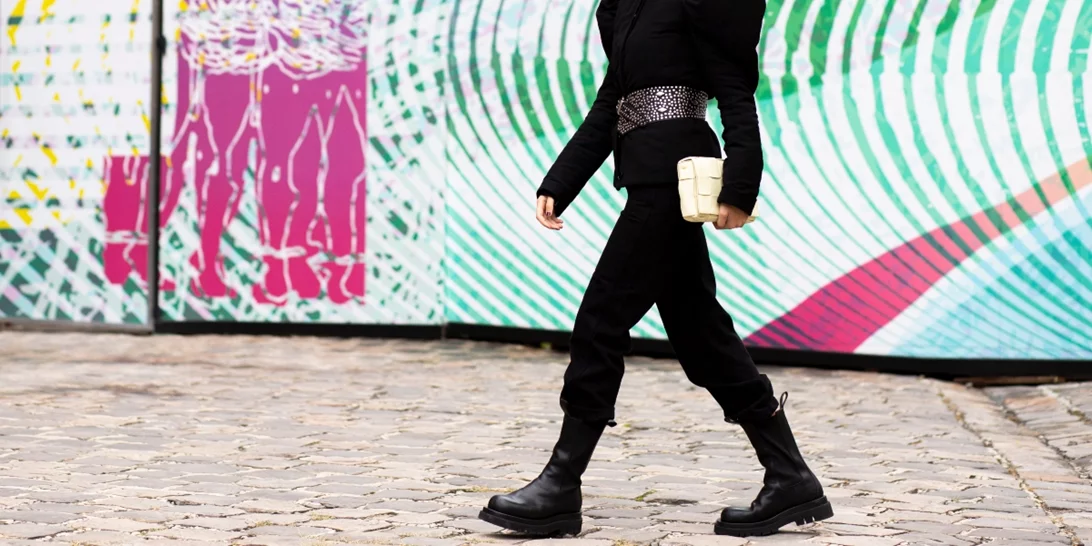 Βρήκαμε τα 10 ζευγάρια flat party shoes για να διασκεδάσεις με άνεση