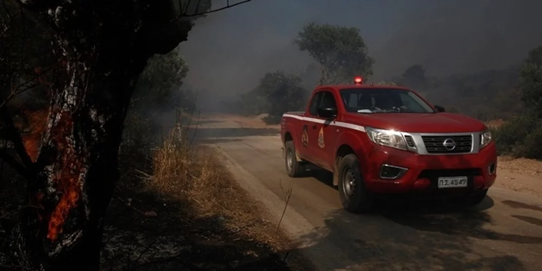 Σε επιφυλακή ισχυρές πυροσβεστικές δυνάμεις στη Ραφήνα