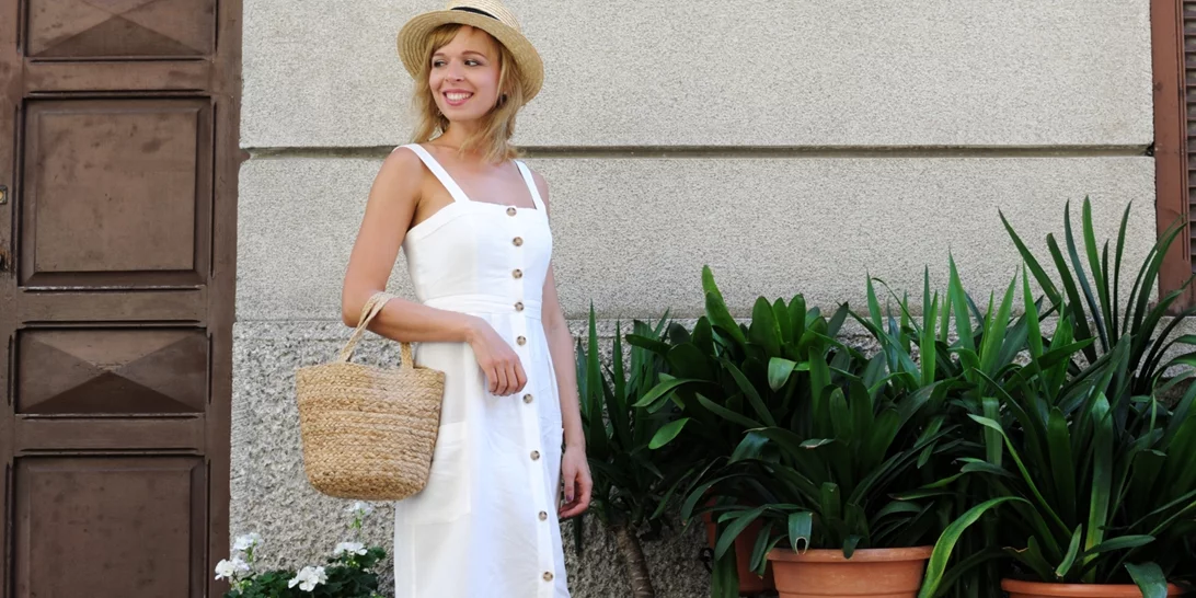 Τα λινά φορέματα που θα φορέσεις στην πόλη και το νησί