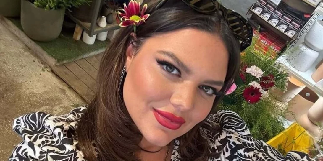 Στον ειδυλλιακό κήπο της Δανάης Μπάρκα | Η πολύ οικονομική πολυθρόνα που χαλαρώνει τις Κυριακές της