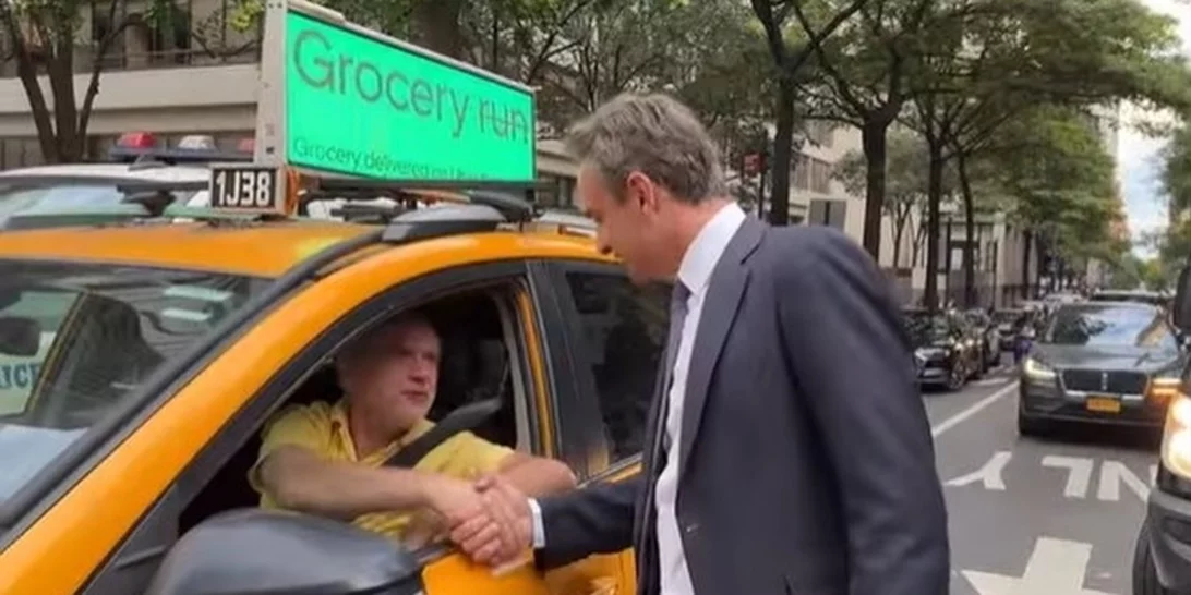 Η συνάντηση Μητσοτάκη με Έλληνα οδηγό ταξί στους δρόμους της Νέας Υόρκης - "Πού είσαι ρε μεγάλε;" [βίντεο]