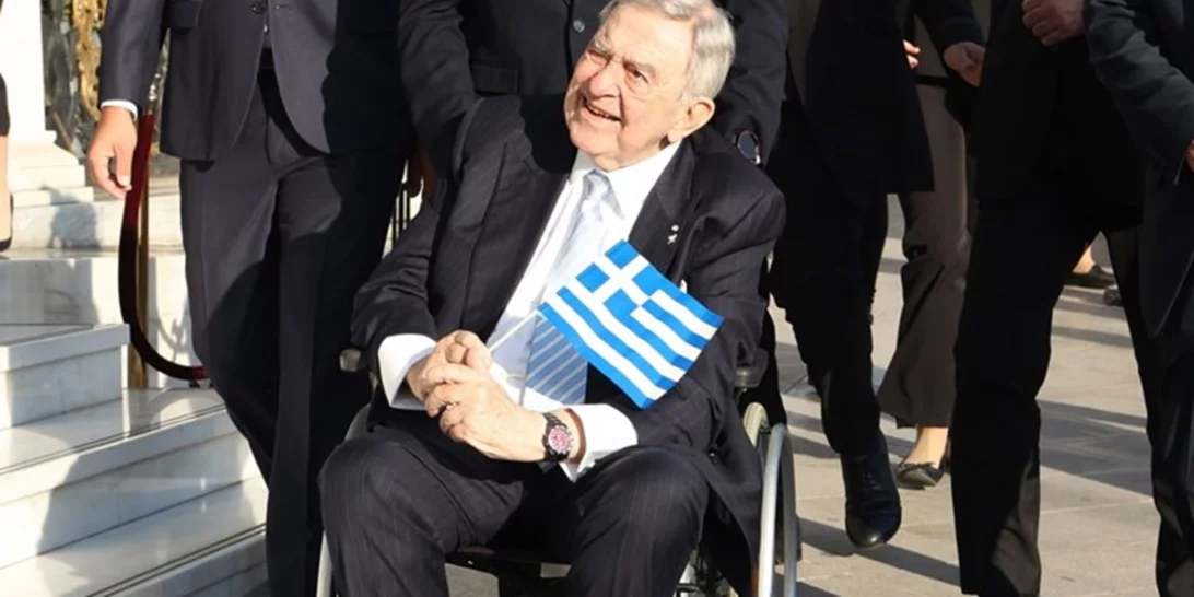 Τέως βασιλιάς Κωνσταντίνος | Νοσηλεύεται για 6η ημέρα - Δέηση στην Μητρόπολη έκαναν οι αδελφές, οι γιοι και οι νύφες του