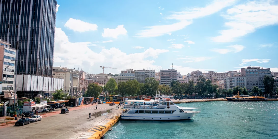 Κορονοϊός: Έξαρση της πανδημίας με επίκεντρο τους νέους - Ισχυρή σύσταση για self test στην επιστροφή από τα νησιά