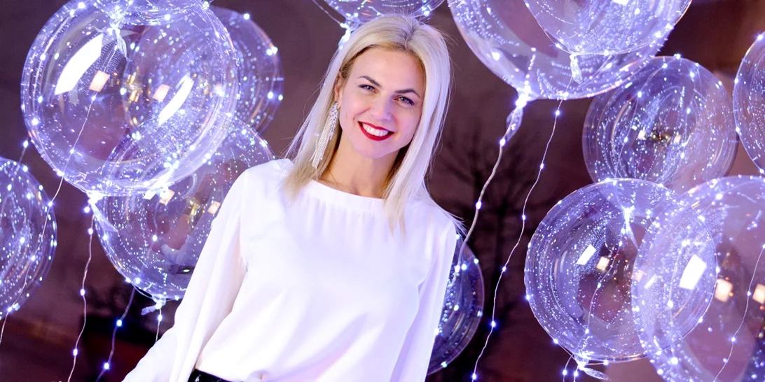 Καλοκαίρι στο γραφείο | Πώς θα δημιουργήσεις ένα κομψό σύνολο σύμφωνα με τη Χριστίνα Κοντοβά