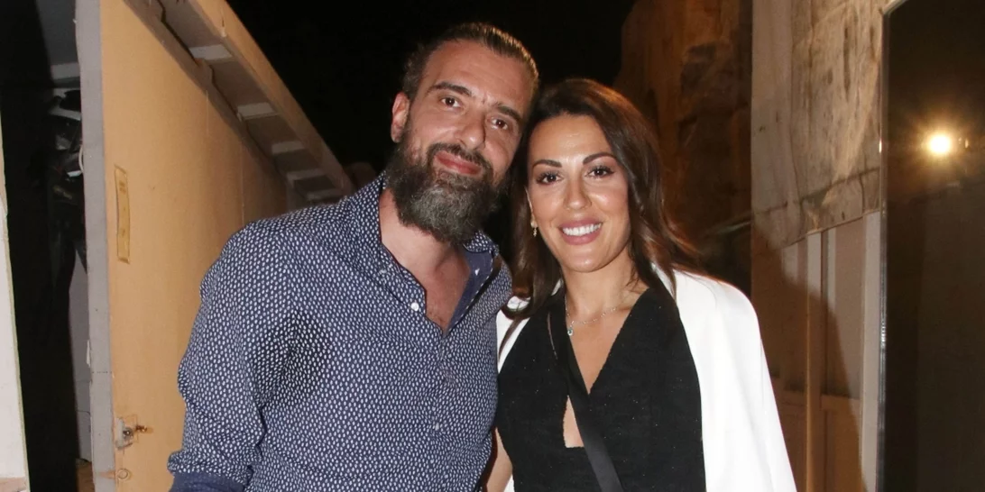 Ο αλάνθαστος τρόπος να φορέσεις το λευκό κοστούμι είναι αυτός της Άννας Μενενάκου