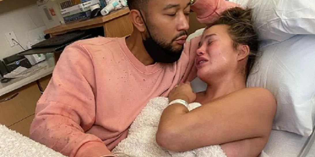 "Η μαμά και ο μπαμπάς θα σε αγαπούν πάντα" | Το συγκινητικό μήνυμα της Chrissy Teigen