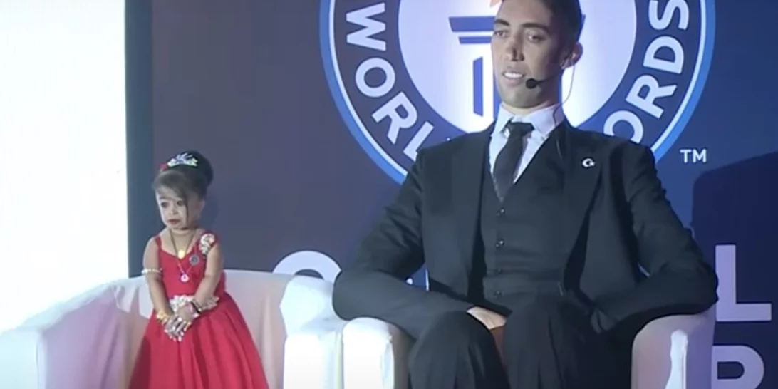 Το πιο ανατρεπτικό δίδυμο | Ο πιο ψηλός άντρας και ο πιο κοντή γυναίκα του κόσμου φωτογραφίζονται ξανά μαζί