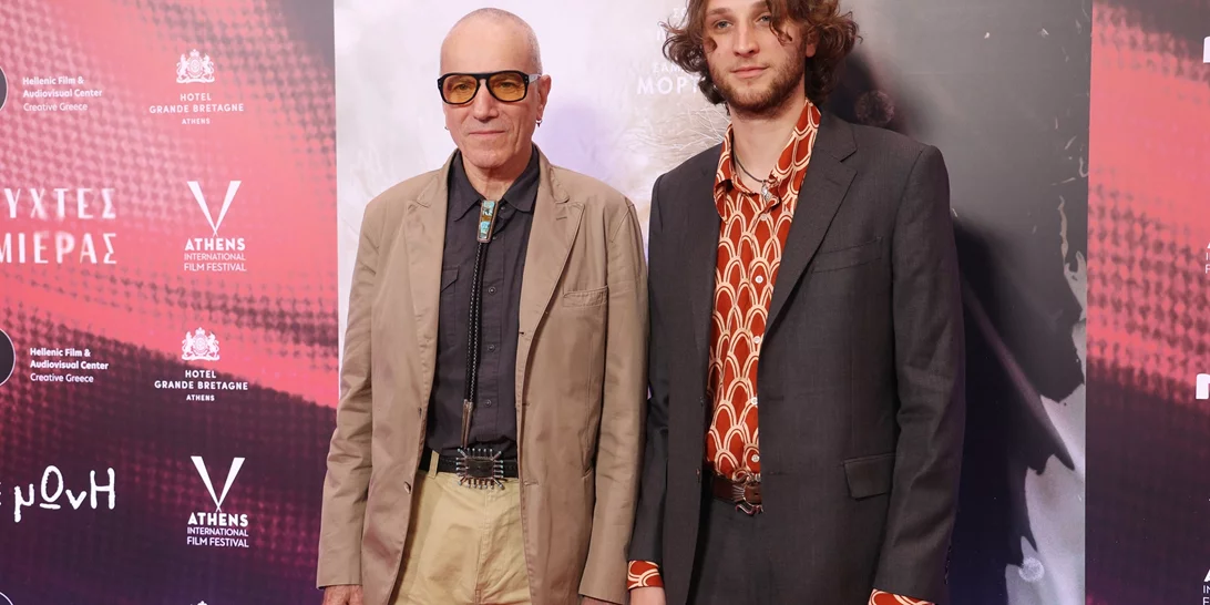 Ronan Day-Lewis | Ποιος είναι ο γιος του Daniel Day - Lewis που συνόδευσε τον μπαμπά του στις Νύχτες Πρεμιέρας