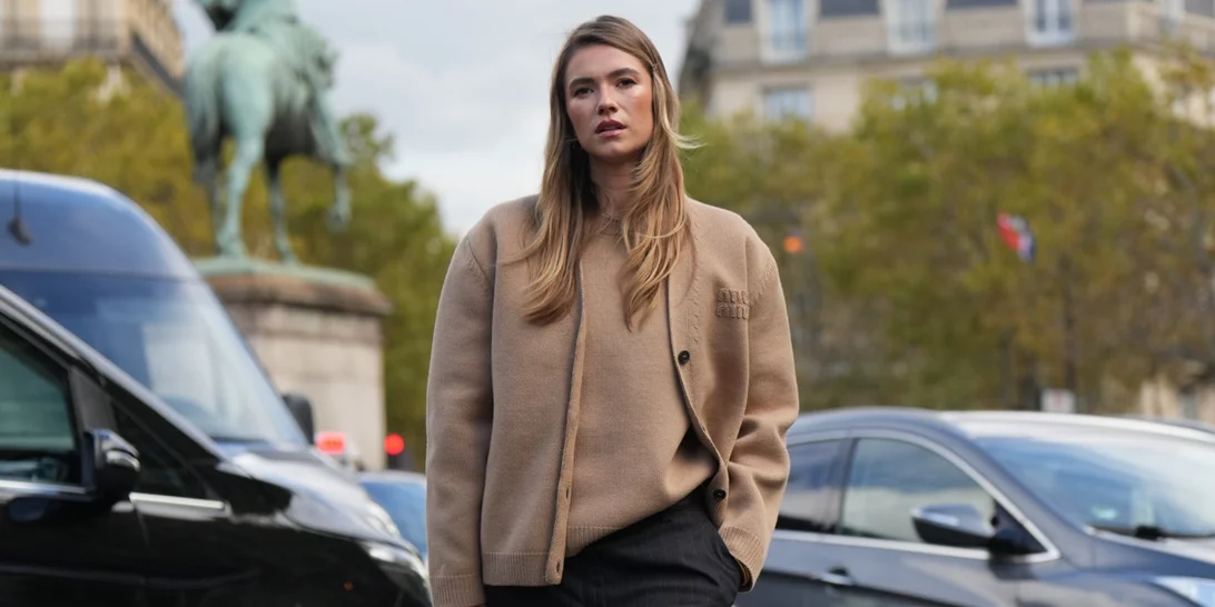 Αυτή η πλεκτή ζακέτα από τη Zara είναι στο χρώμα που θα επικρατήσει τη νέα σεζόν και κοστίζει μόλις 25,95 ευρώ