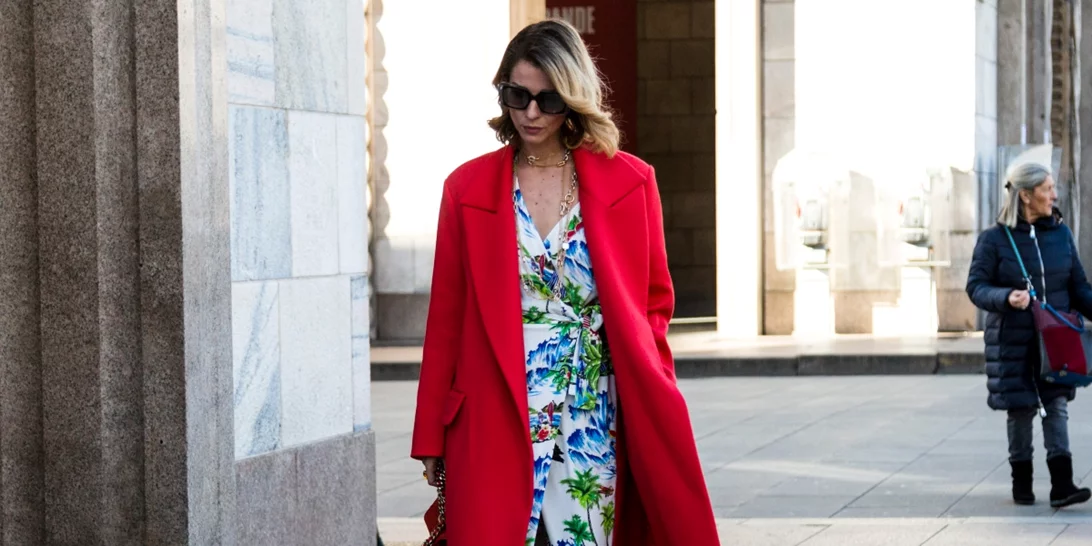 Πρόκειται να γίνεις νονά; | 10 φορέματα από ελληνικά brands που μπορείς να φορέσεις στη βάφτιση