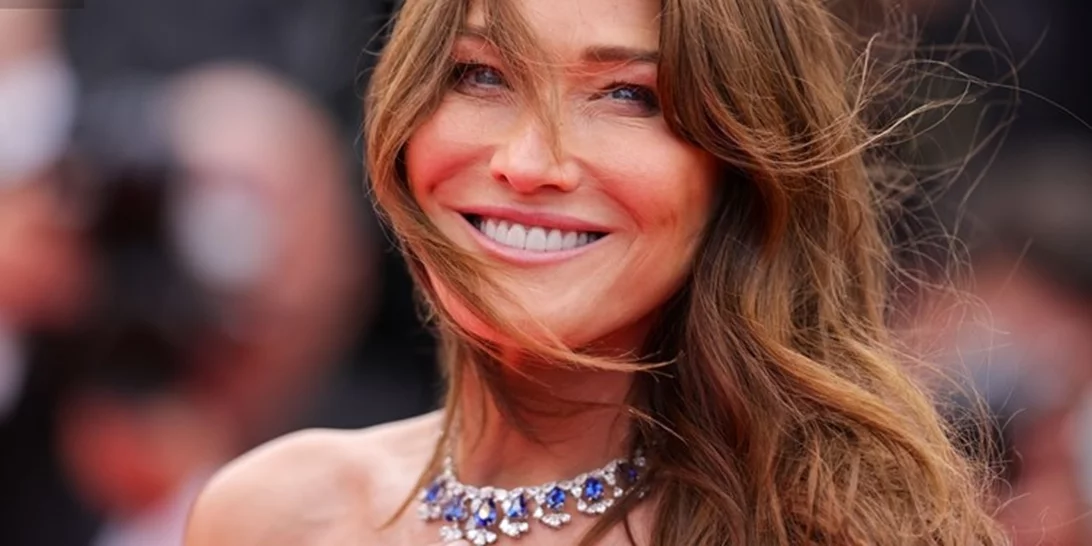 Carla Bruni | "Είμαι παιδί μιας μοιχείας, οπότε η μοιχεία δεν είναι για μένα αμαρτία"