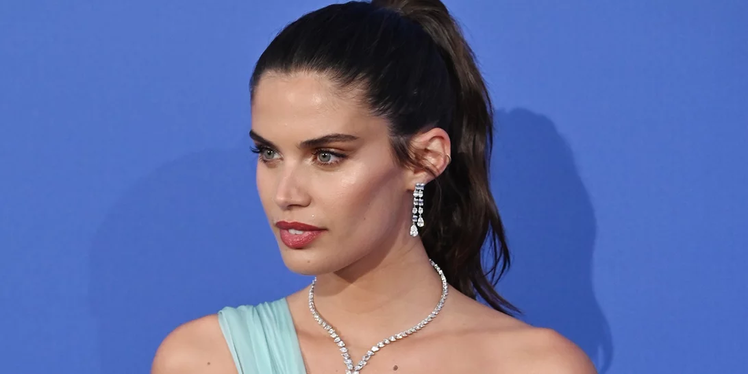 Το viral μακιγιάζ του δεκάλεπτου που χαρίζει ακαταμάχητη λάμψη και φρεσκάδα στο πρόσωπο