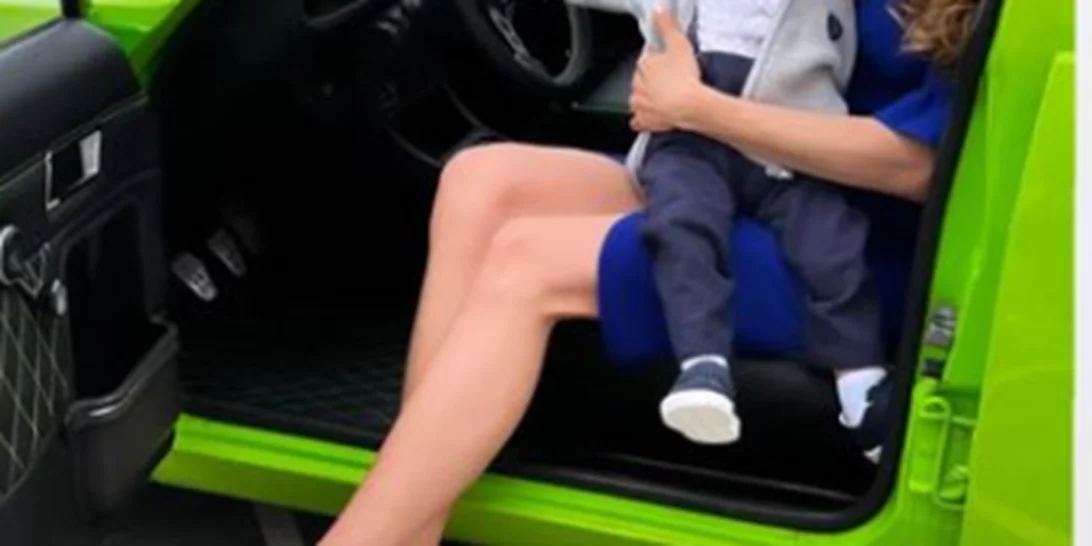 Πρώην παίκτρια του Survivor βάφτισε τον γιο της - Το look που επέλεξε για την περίσταση και συζητήθηκε