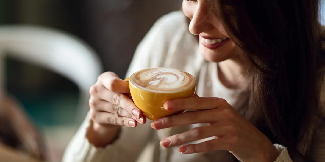 Πόση καφεΐνη μπορείς να καταναλώνεις το πρωί - και πόση είναι πολλή;