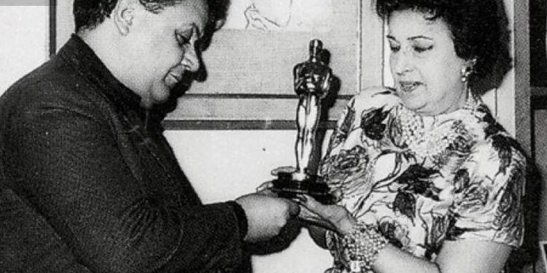 "Το Όσκαρ το πήρα ερήμην μου" | Ο Μάνος Χατζιδάκις πέταξε στα σκουπίδια το χρυσό αγαλματίδιο