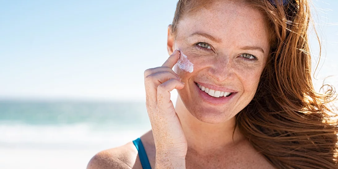 Sun Care 101 | Οι 7 πιο συχνές ερωτήσεις για τα αντηλιακά παίρνουν -επιτέλους- απάντηση