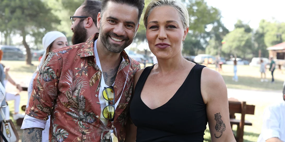 Θοδωρής Μαραντίνης - Πηνελόπη Αναστασοπούλου | Το "love story" τους και η διάσημη σκηνή από το "Love Actually"