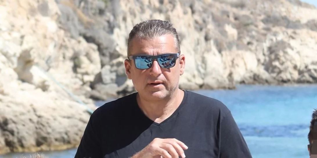 Γιώργος Λιάγκας | Στην Τήνο με τους γιους του