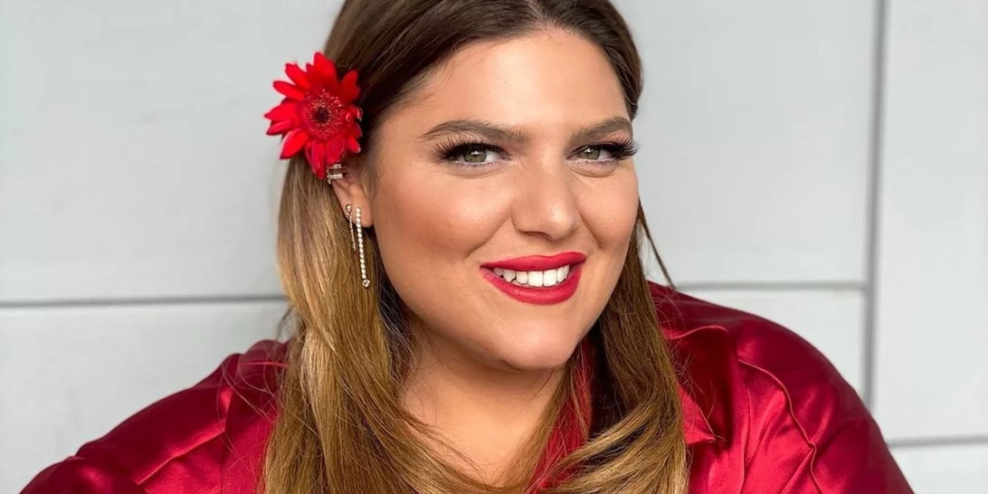 Δανάη Μπάρκα | Το μοναδικό προϊόν που χρησιμοποιεί στο καλοκαιρινό της μακιγιάζ