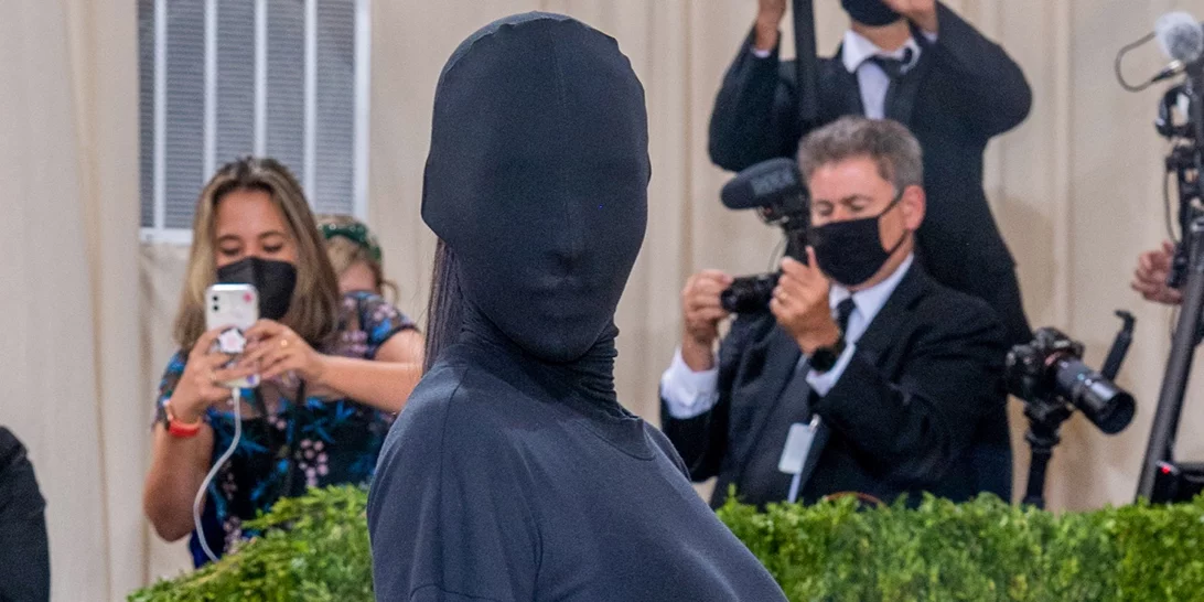 Προς υπεράσπιση του full face makeup της Kim Kardashian στο Met Gala 2021