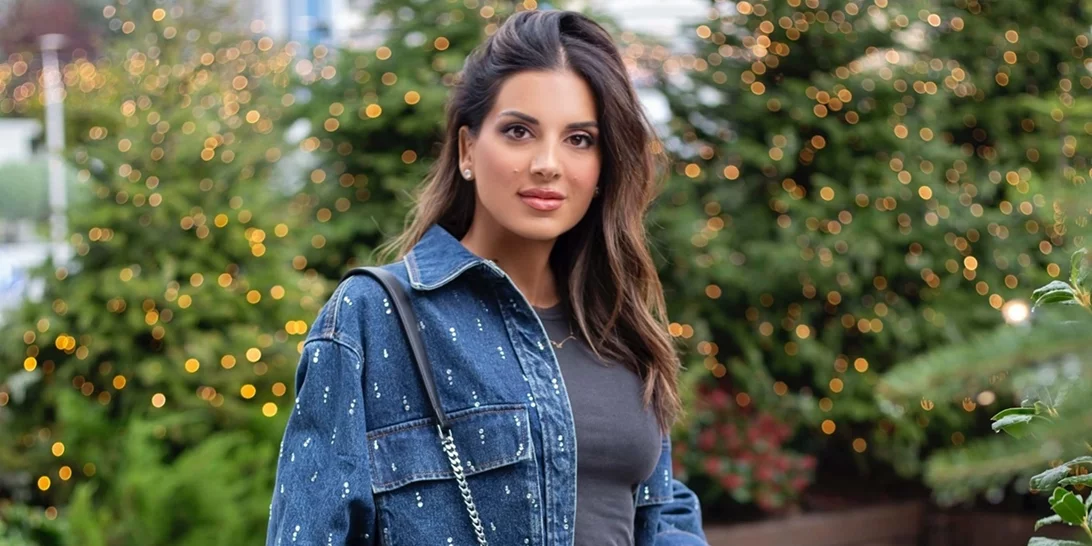 Σταματίνα Τσιμτσιλή | Τα jeans της από την Η&Μ έχουν το πιο στιλάτο ανοιξιάτικο μοτίβο