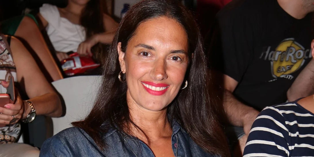 Νόνη Δούνια | Η selfie στα έδρανα της Βουλής, που αποδεικνύει ότι είναι η πιο κομψή πολιτικός