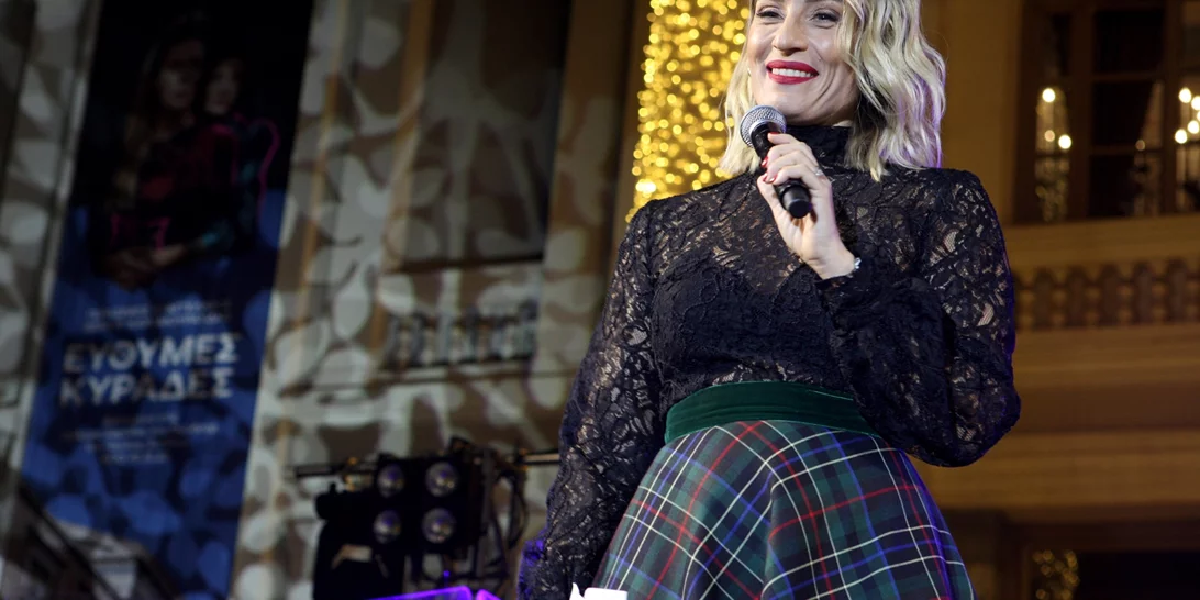 H Ελεονώρα Μελέτη επέλεξε μια απροσδόκητη φούστα για ένα βραδινό look