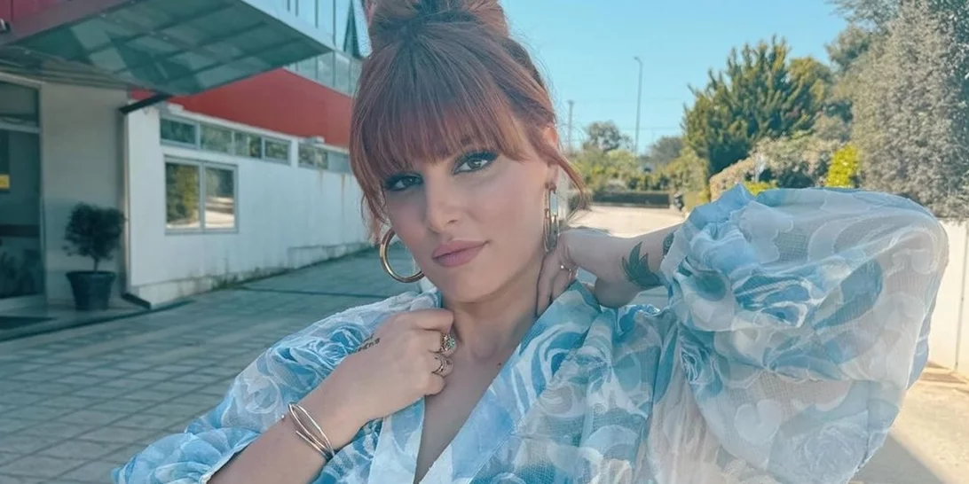 Η Εβελίνα Νικόλιζα άλλαξε και πάλι τα μαλλιά της | Το "εύκολο" κούρεμα που υιοθέτησε