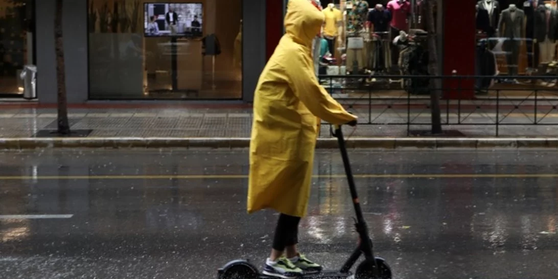 Καιρός | Συνεχίζεται το βροχερό σκηνικό σε όλη τη χώρα - Πότε υποχωρούν τα ισχυρά φαινόμενα