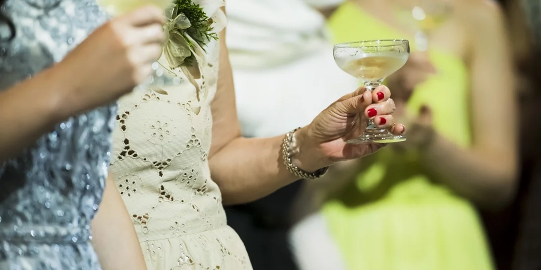 Τι συμβαίνει στο σώμα μας όταν το παρακάνουμε με το ποτό