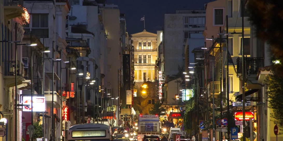 Αγίου Πνεύματος: Πώς θα λειτουργήσουν καταστήματα, σούπερ μάρκετ τη Δευτέρα - Τι ισχύει για δημόσιο, σχολεία, τράπεζες