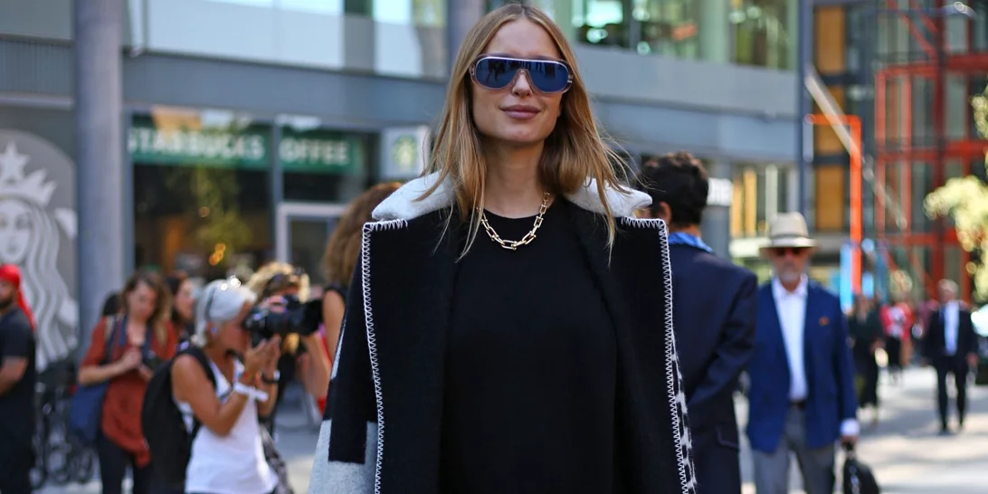 "Δεν ξέρω τι να φορέσω" | Αυτά είναι τα ιδανικά μαύρα φορέματα από Zara που κοστίζουν λιγότερο από 20 ευρώ