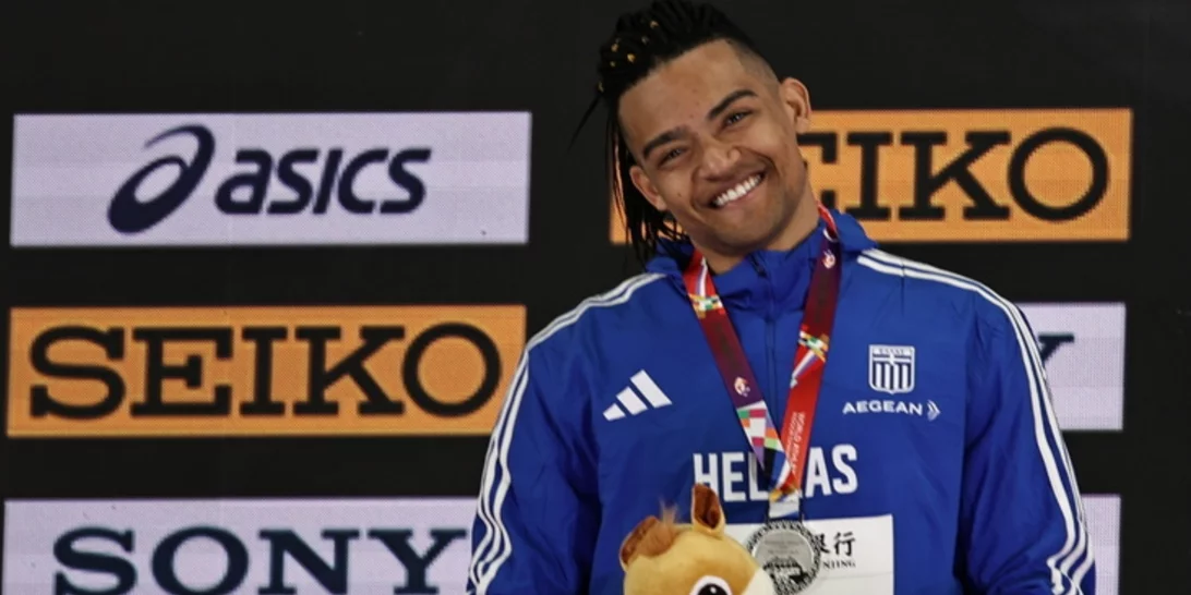 Η απονομή του ασημένιου μεταλλίου στον Καραλή στο παγκόσμιο πρωτάθλημα - "Ο Ντουπλάντις μου πε ότι δυσκολεύτηκε"