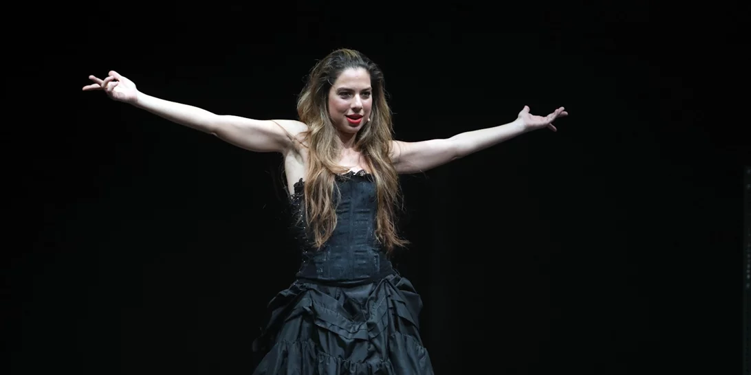 Ηλιάνα Μαυρομάτη | Αγκαλιά με τη μητέρα της, Λίλα Καφαντάρη στο θέατρο