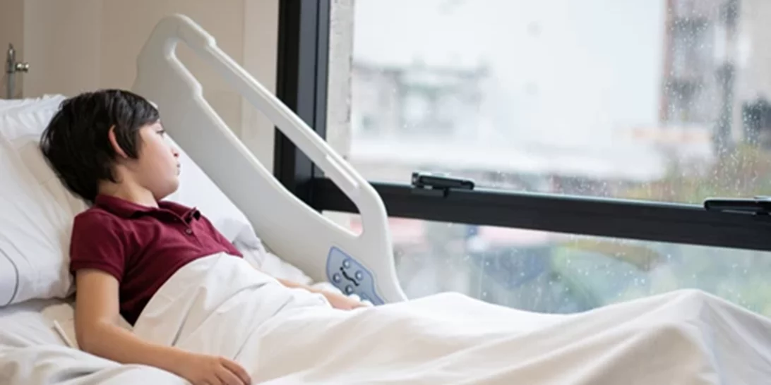 Ηπατίτιδα στα παιδιά | Αυτά είναι τα ύποπτα συμπτώματα - Τι πρέπει να χτυπήσει "καμπανάκι" στους γονείς